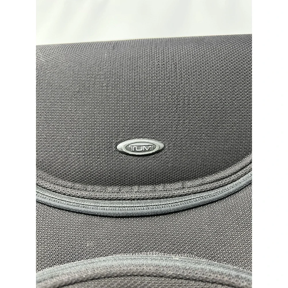 Tumi excellent used